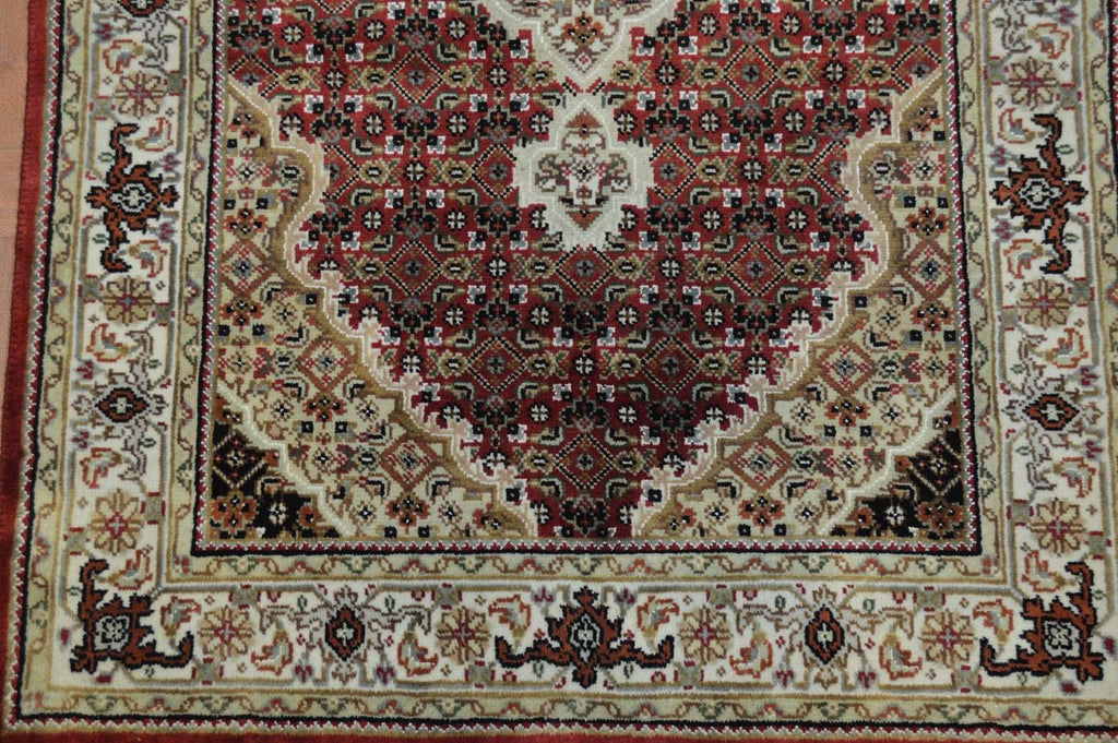 3' 1" x 5' 2" India Bijar Rug image 7