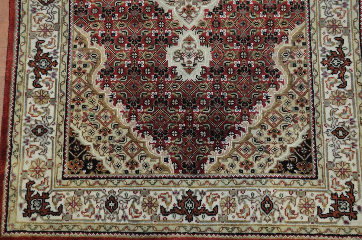 3' 1" x 5' 2" India Bijar Rug image 7