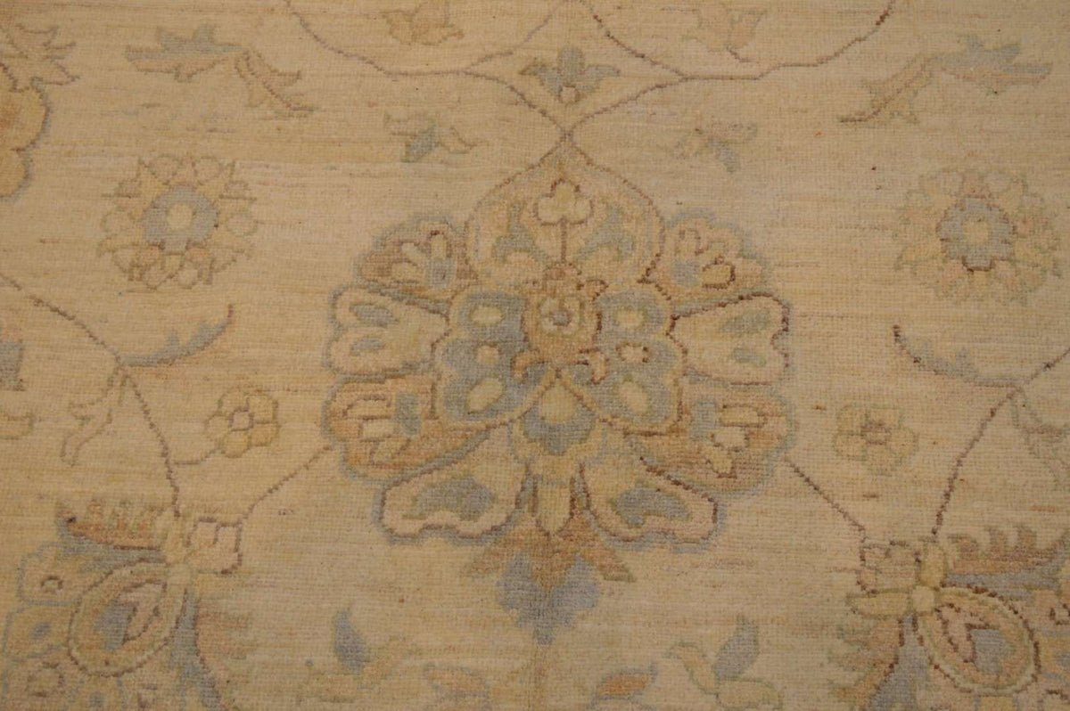 10' 2" x 13' 9" Pakistan Peshawar Rug image 2