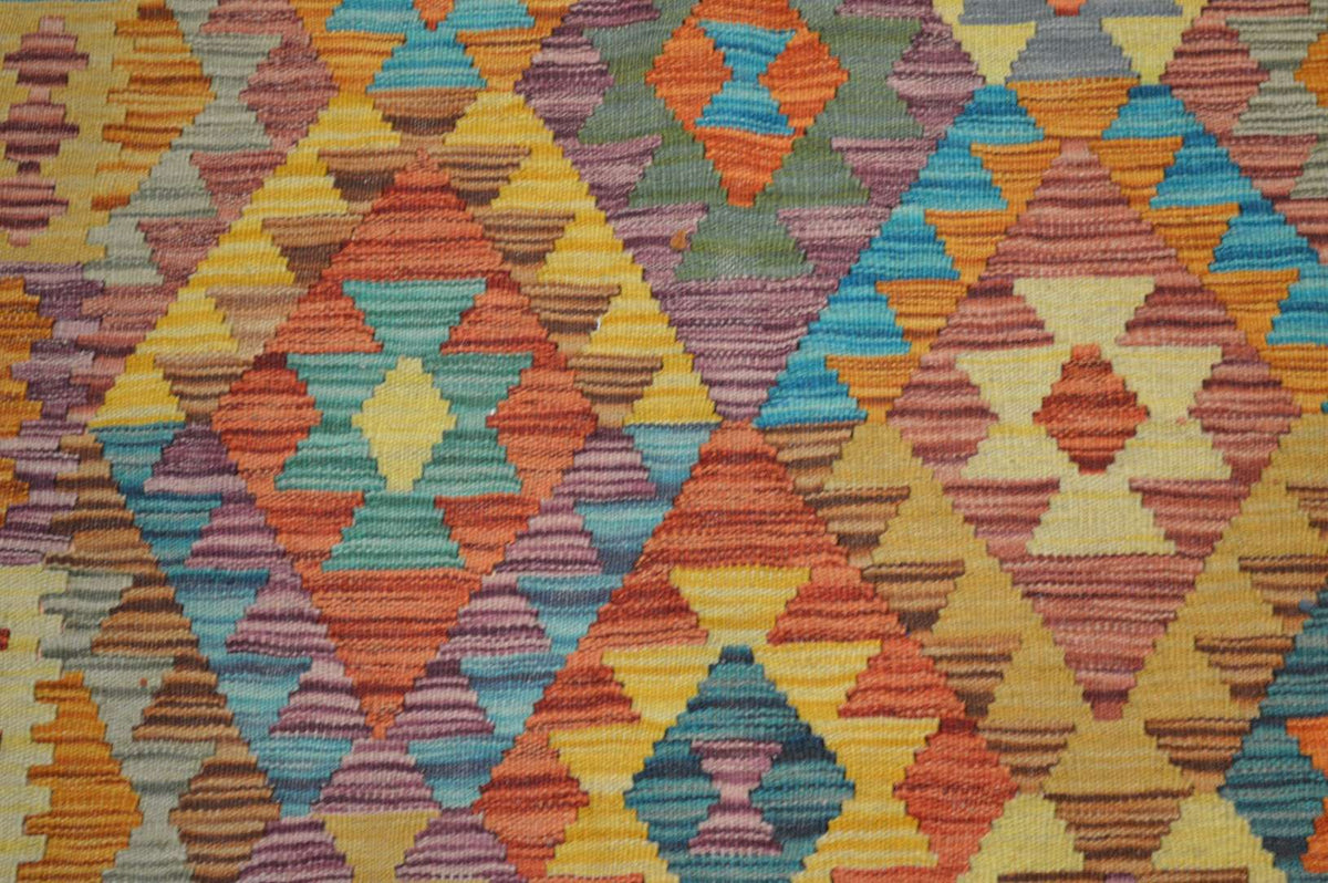 5' 3" x 6' 4" India Kilim Rug image 5