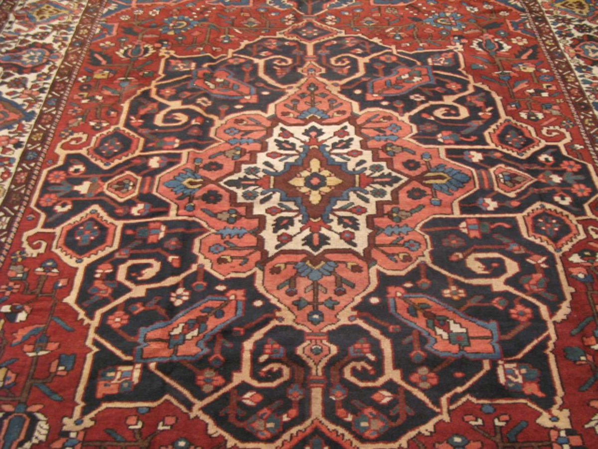 8' 9" x 12' 8" Persian Bakhtiari Rug image 3
