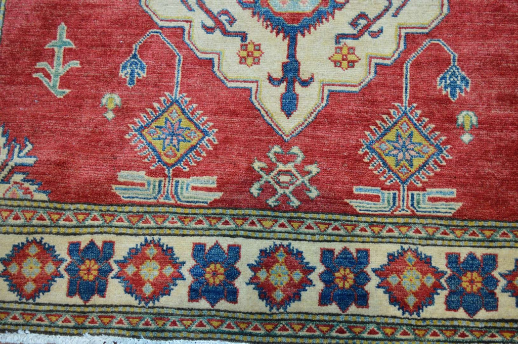 4' 9" x 6' 6" Caucasian Kazak Rug image 5