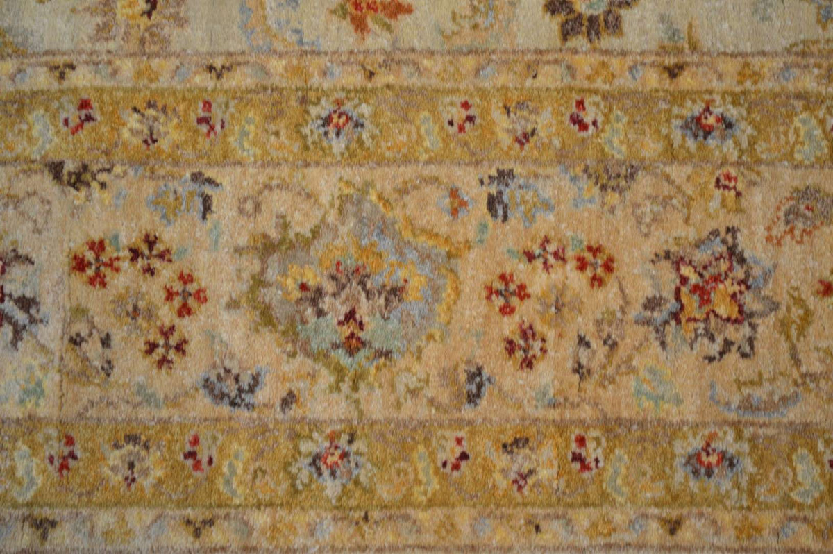 6' 2" x 9' 0" India Sultanabad Rug image 3