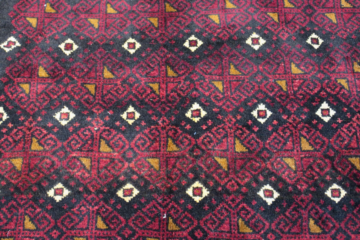 3'8'' x 7'6'' Persian Baluch Rug image 2
