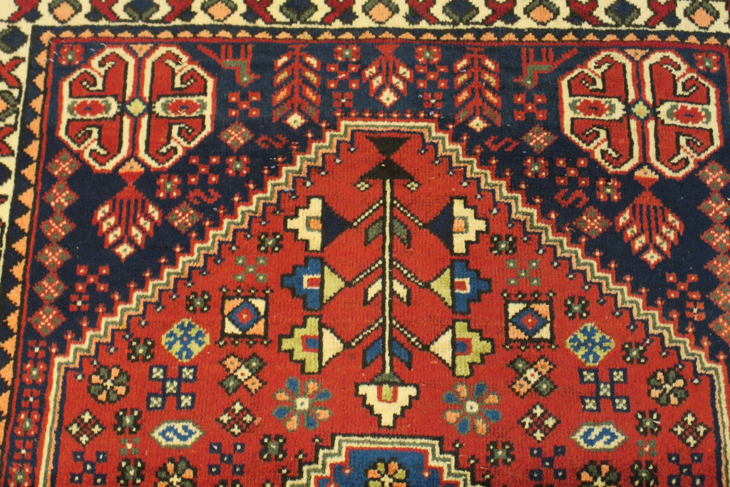 1' 9" x 3' 2" Persian Abadeh Rug image 3