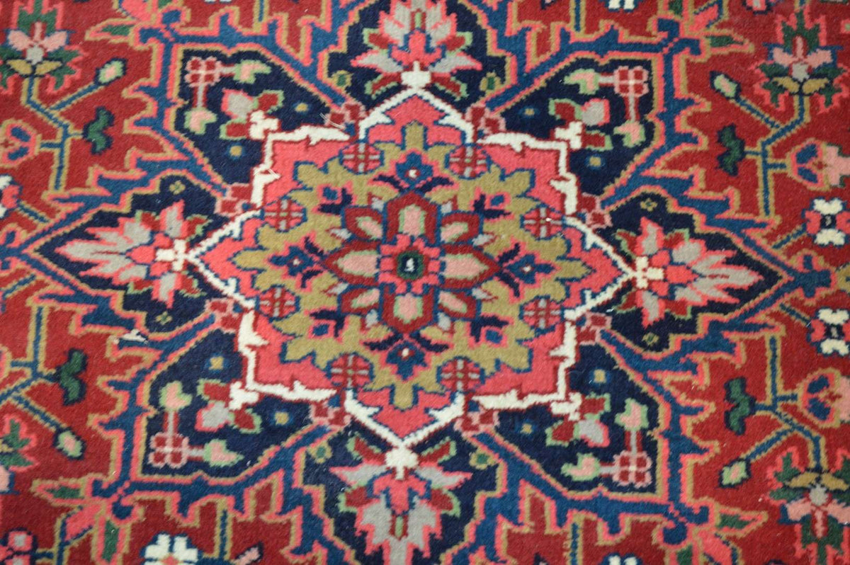 4' 1" x 6' 0" India Heriz Rug image 4
