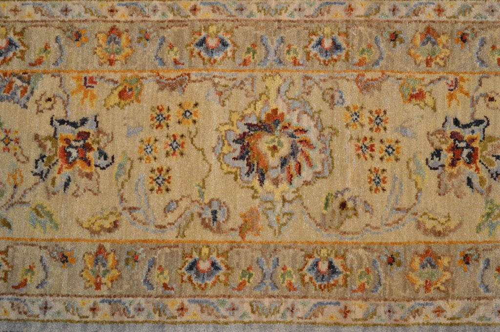 8' 0" x 8' 1" India Sultanabad Square Rug image 3