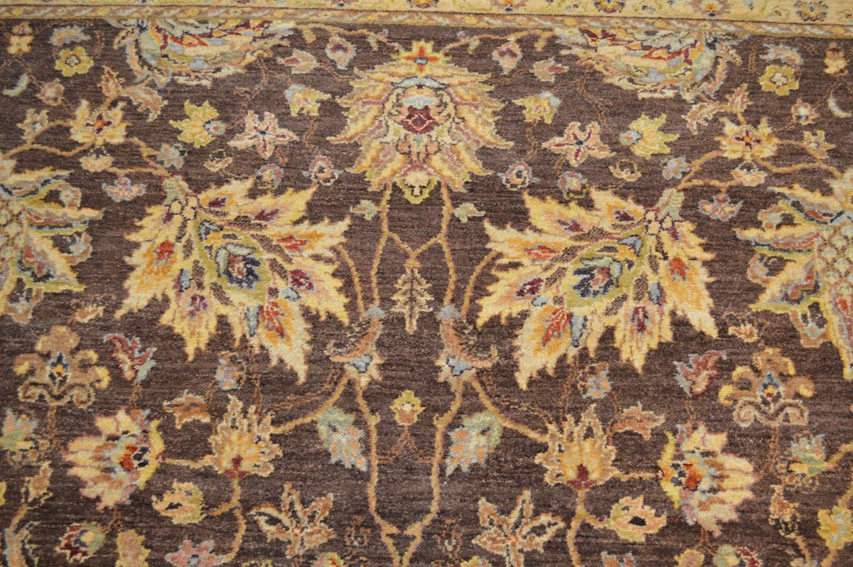 7' 8" x 9' 9" India Sultanabad Rug image 7