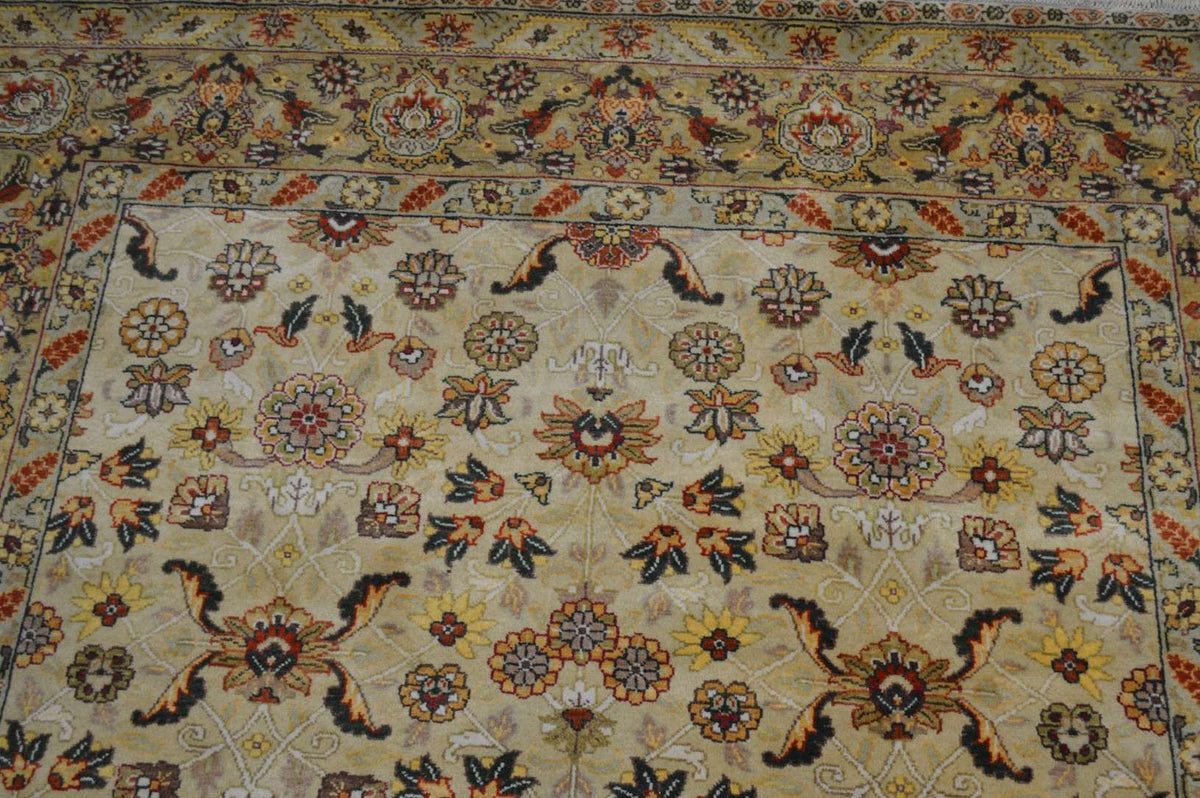 5' 1" x 7' 1" India Agra Rug image 2