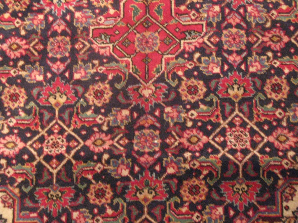 8' 4" x 10' 8" Persian Tabriz Rug image 7