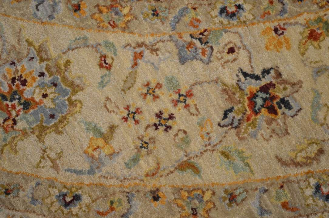 7' 8" x 7' 8" India Sultanabad Round Rug image 2