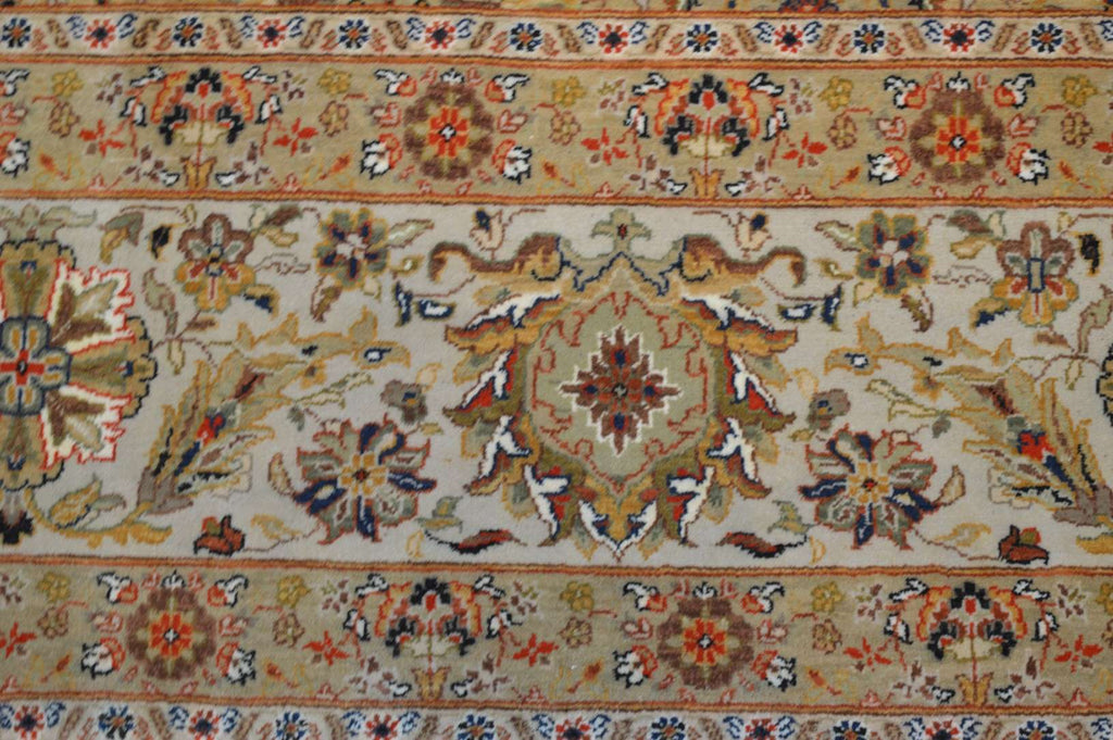 8' 9" x 11' 8" India Agra Rug image 7