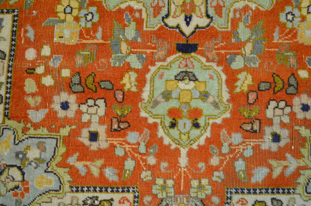 4' 8" x 6' 4" Persian Tabriz Rug image 4