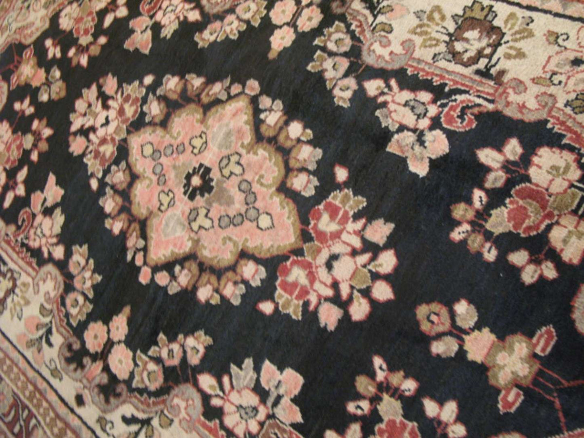4' 2" x 6' 2" Persian Sarouk Rug image 1