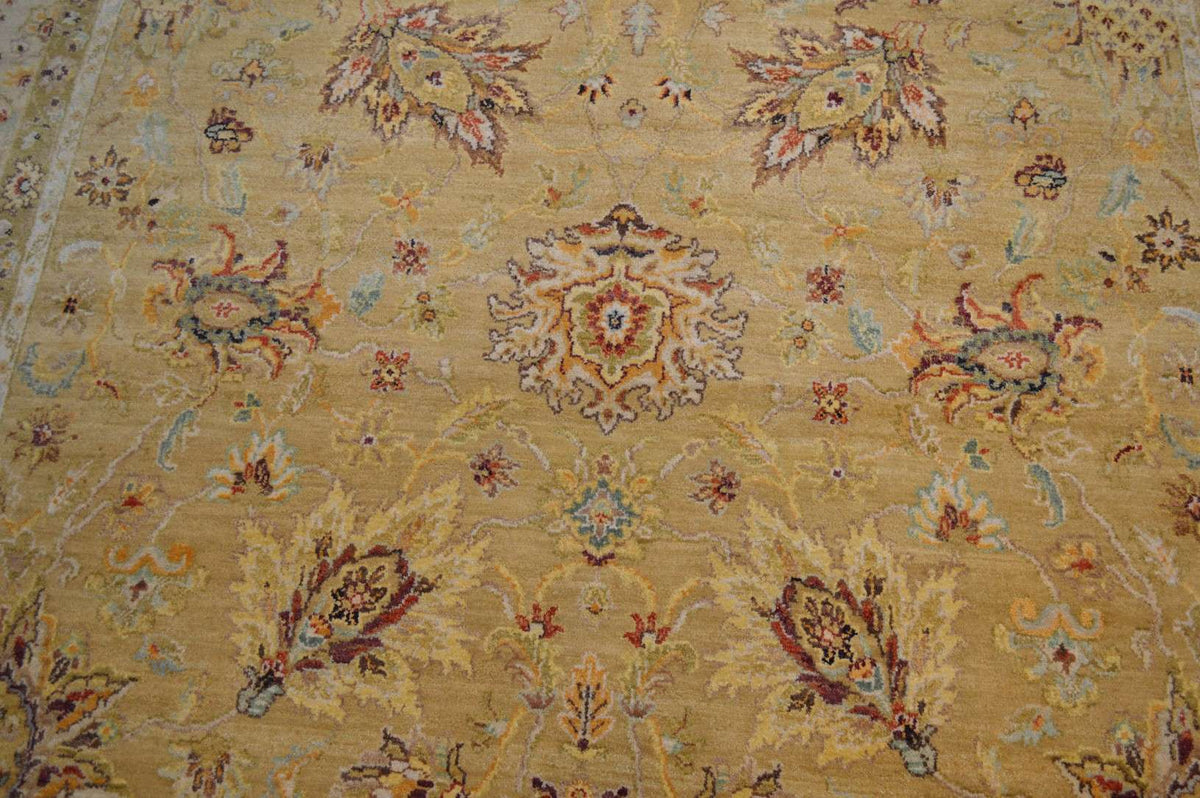 7' 8" x 8' 3" India Sultanabad Square Rug image 9