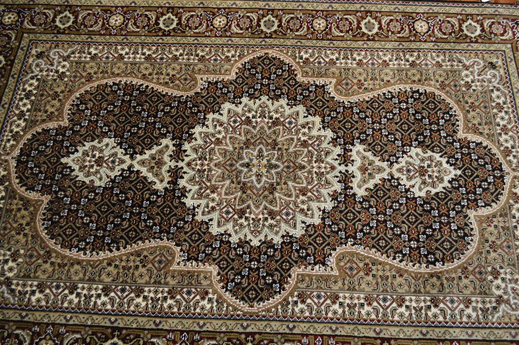 4' 2" x 6' 2" India Bijar Rug image 8