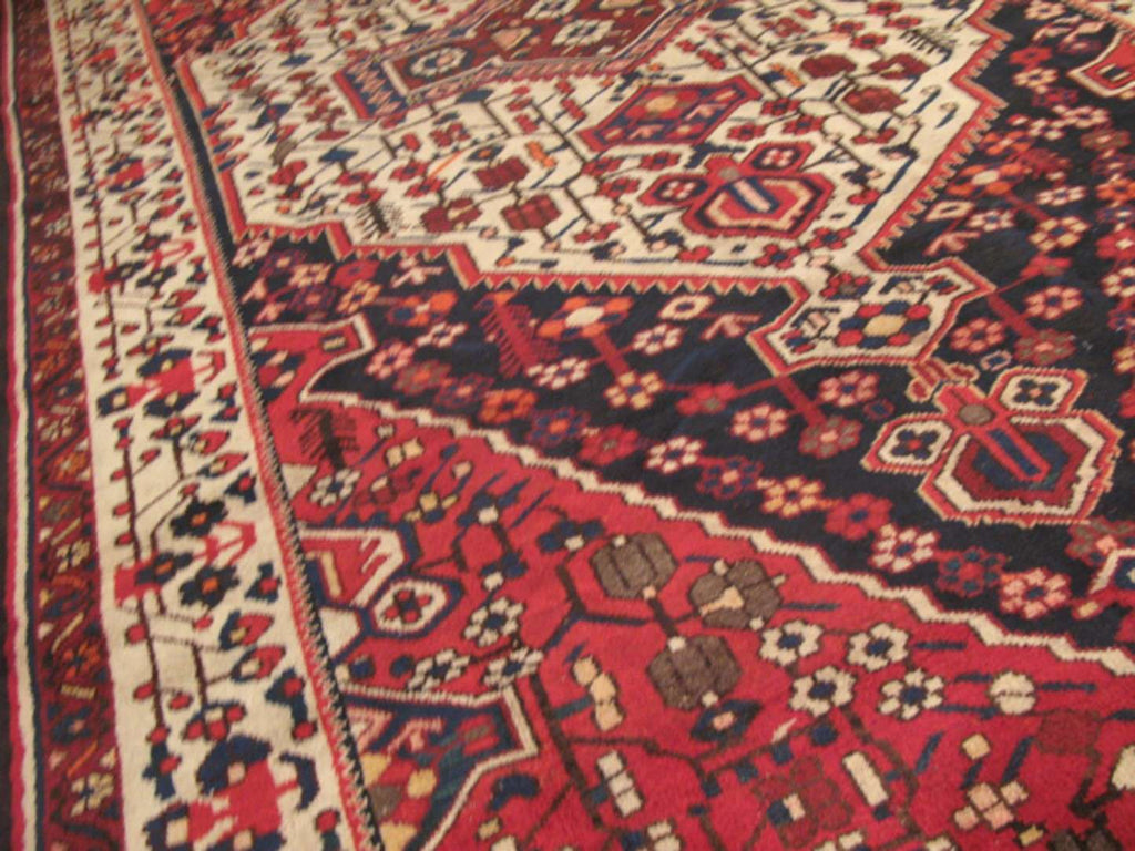 5' 1" x 10' 0" Persian Bakhtiari Rug image 9