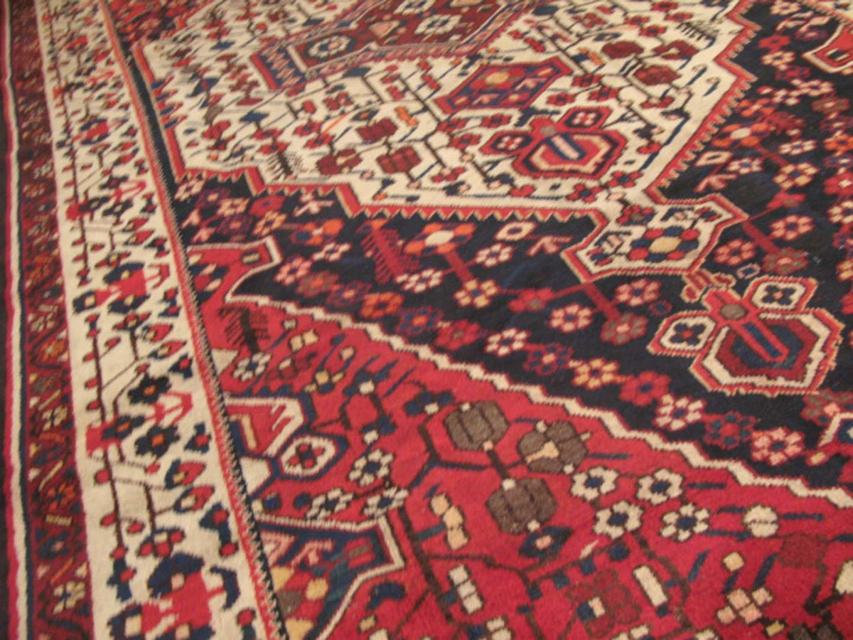 5' 1" x 10' 0" Persian Bakhtiari Rug image 9