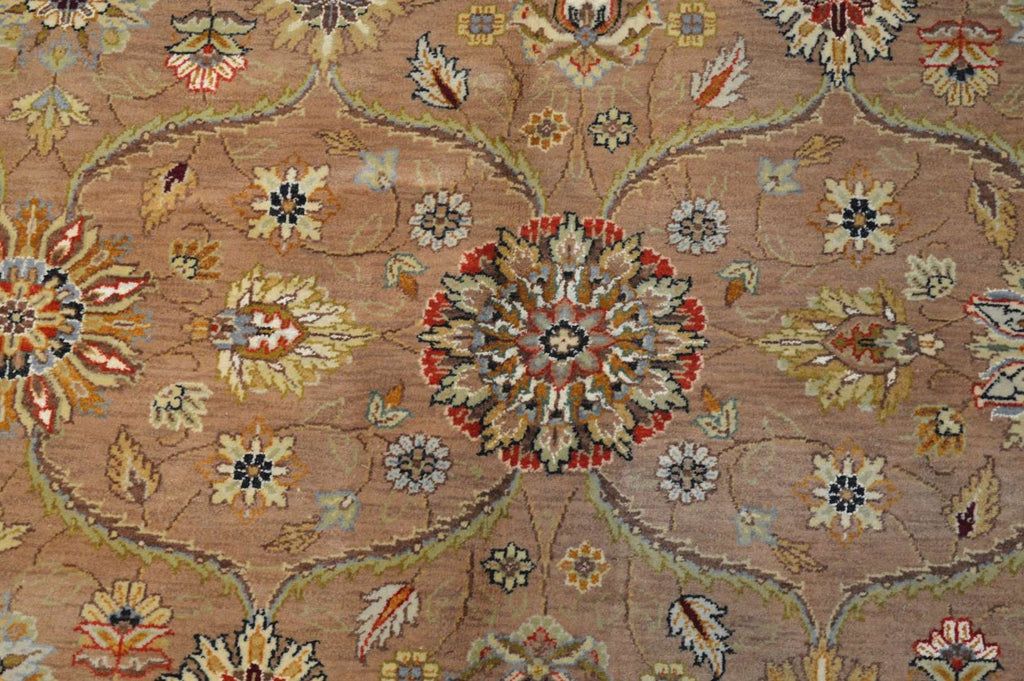 7' 8" x 9' 9" India Agra Rug image 8
