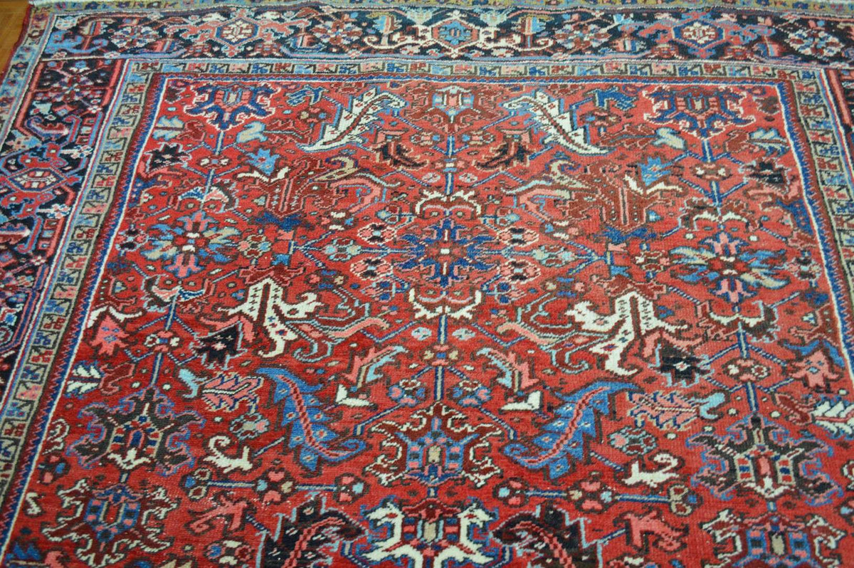 7' 8" x 9' 8" Persian Heriz Rug image 5