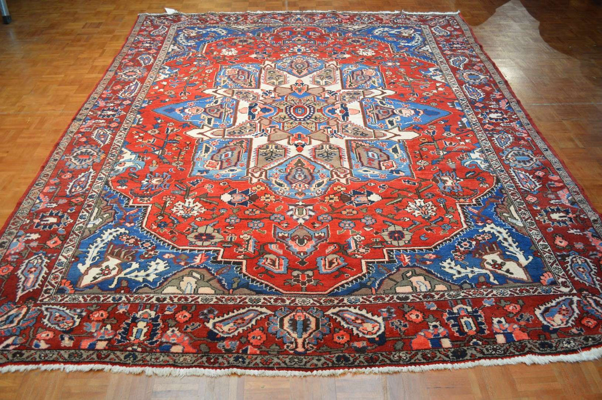 9' 2" x 11' 8" Persian Bakhtiari Rug image 1