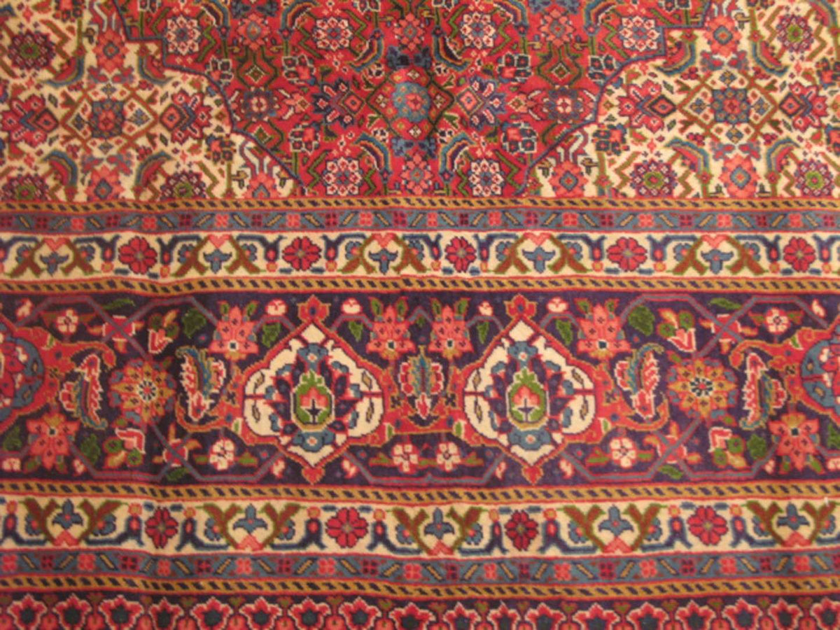 8' 4" x 11' 7" Persian Sarouk Rug image 10