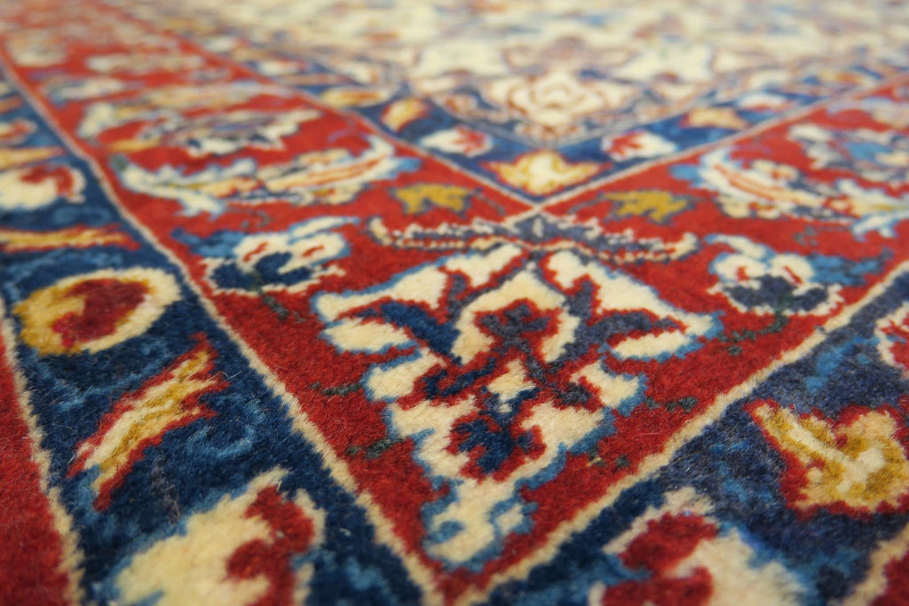 3' 3" x 5' 6" Persian Najafabad Rug image 7