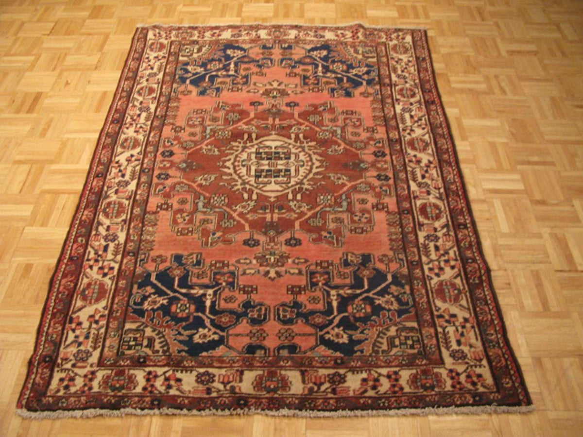 4' 4" x 6' 4" Persian Tafresh Rug image 1
