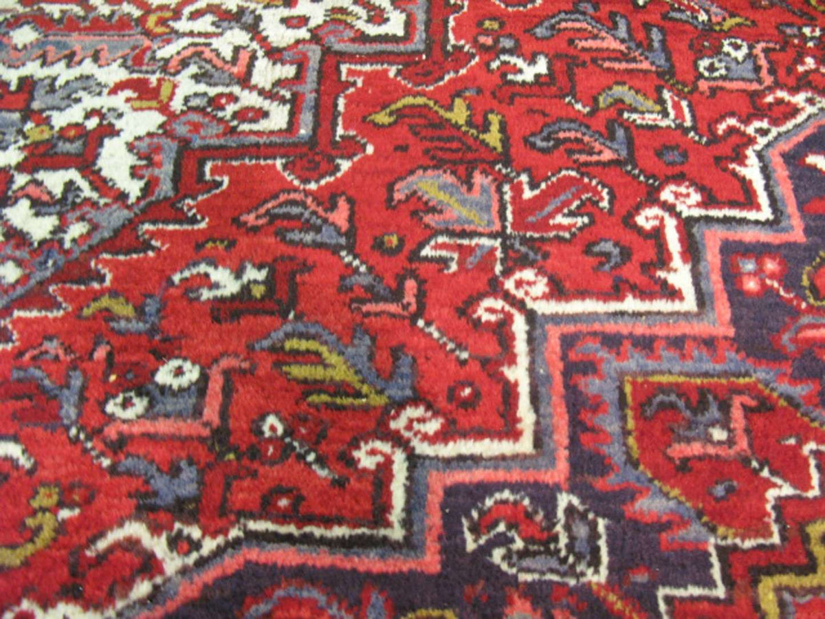7' 9" x 10' 3" Persian Heriz Rug image 9