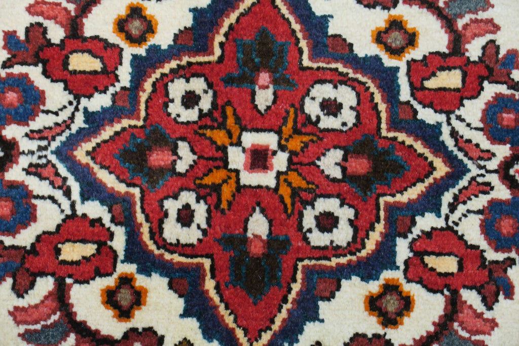 3' 3" x 4' 9" Persian Bakhtiar Rug image 1