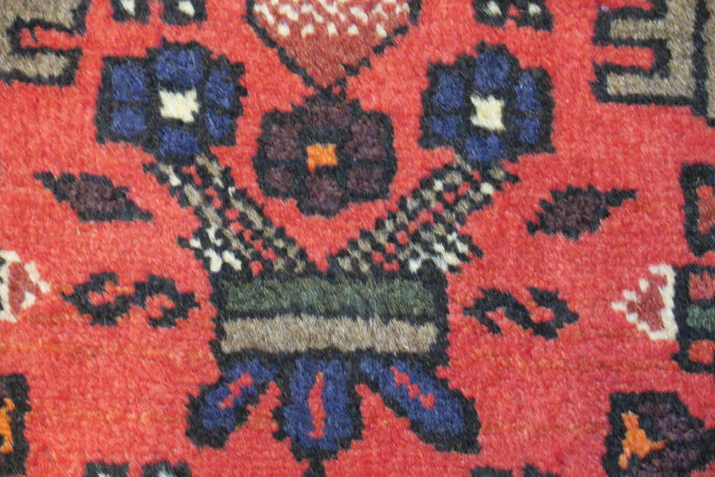 2' 5" x 4' 1" Persian Hamadan Rug image 2