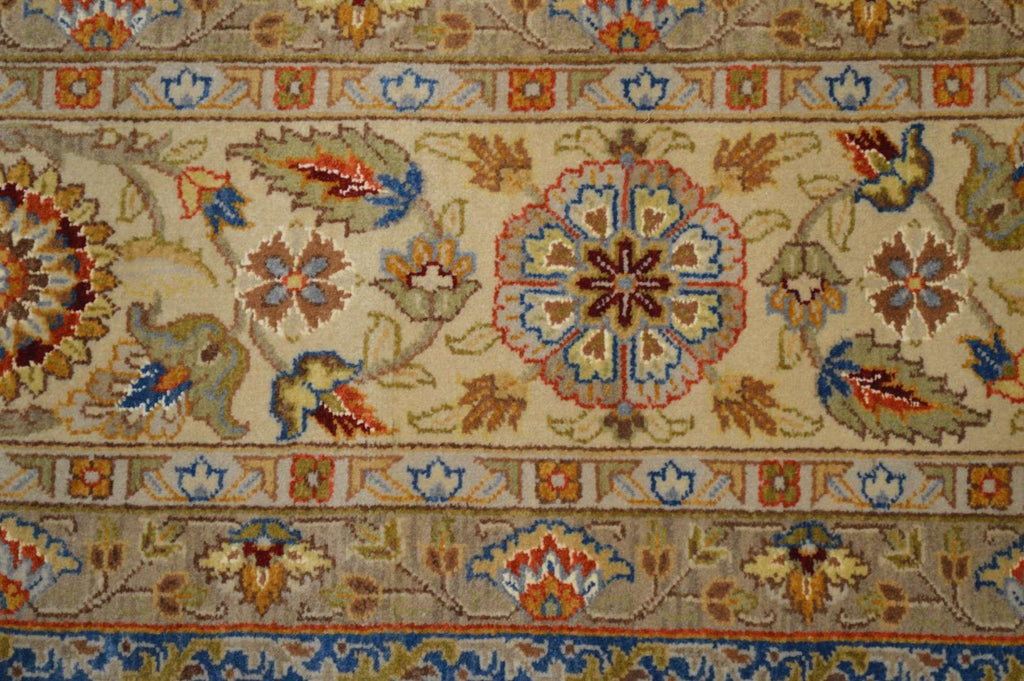 8' 1" x 10' 1" India Agra Rug image 6