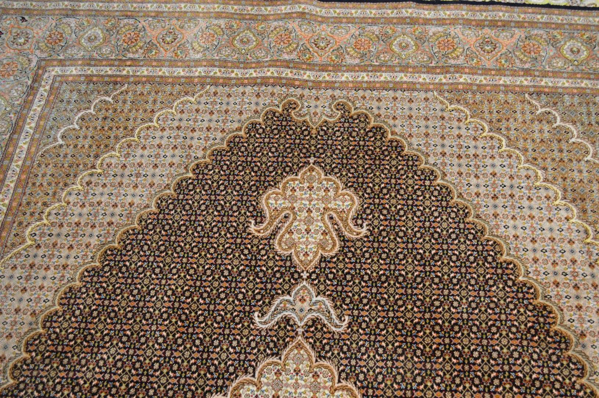 6' 4" x 10' 4" Persian Tabriz Rug image 2