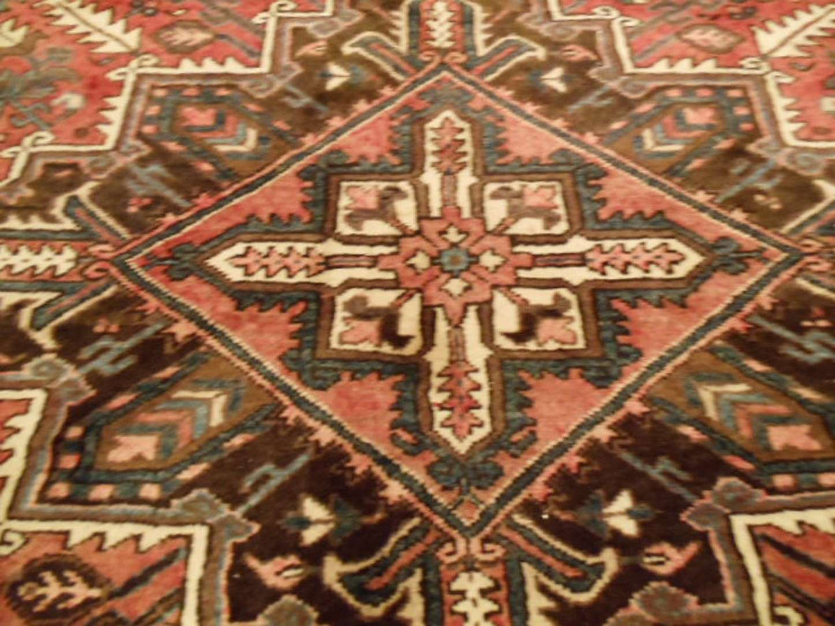 6' 9" x 8' 1" Persian Heriz Rug image 8