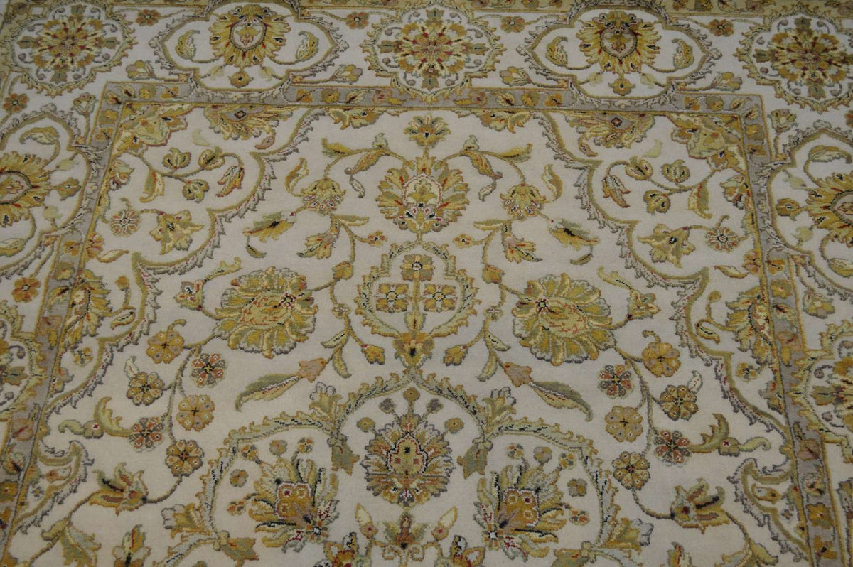 5' 5" x 8' 0" India Jaipur Rug image 10