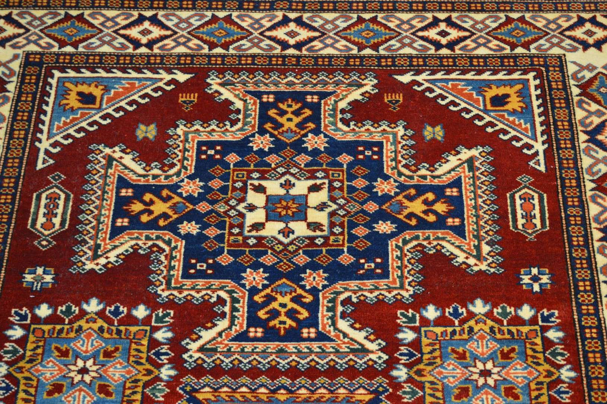 4' 1" x 6' 3" Pakistan Shirvan Rug image 9