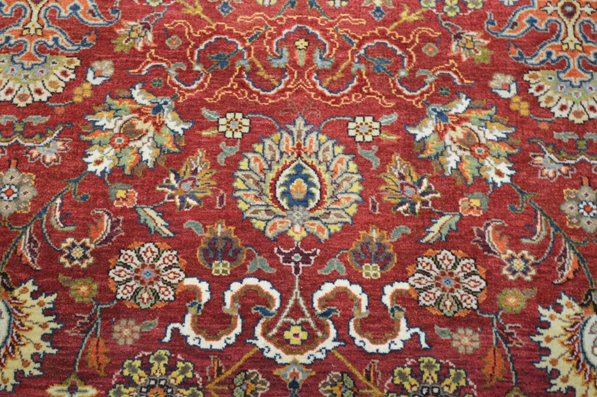 4' 0" x 5' 9" India Agra Rug image 3