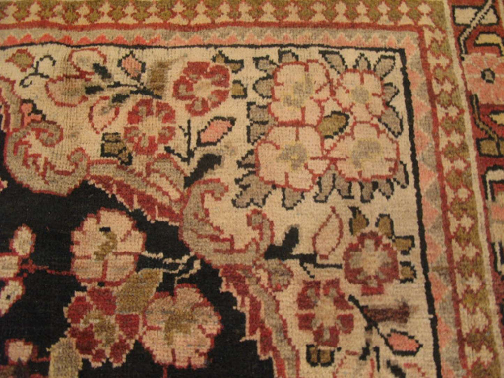4' 2" x 6' 2" Persian Sarouk Rug image 9