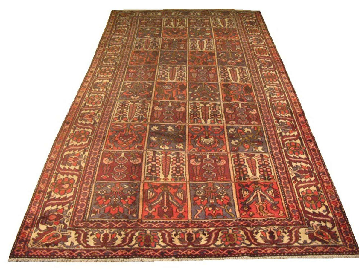 5' 4" x 9' 1" Persian Bakhtiari Rug image 0