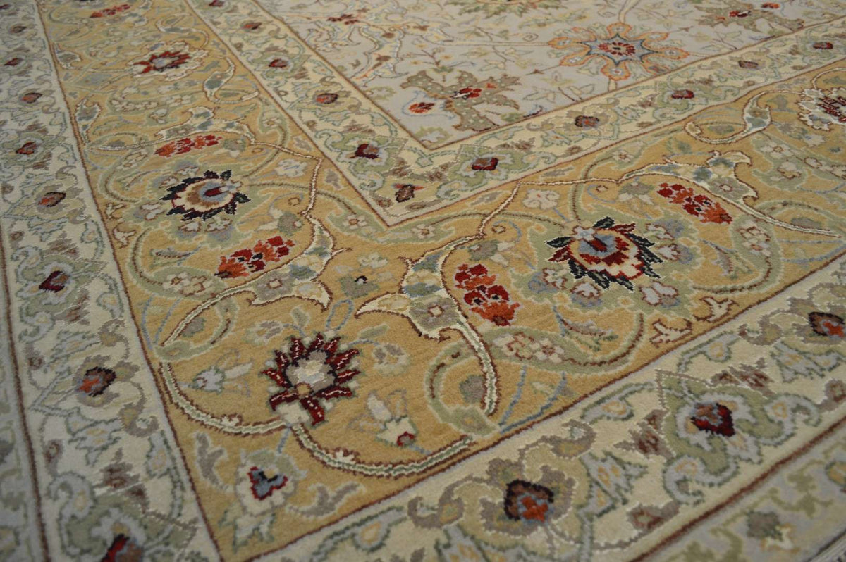 8' 1" x 10' 2" India Agra Rug image 5