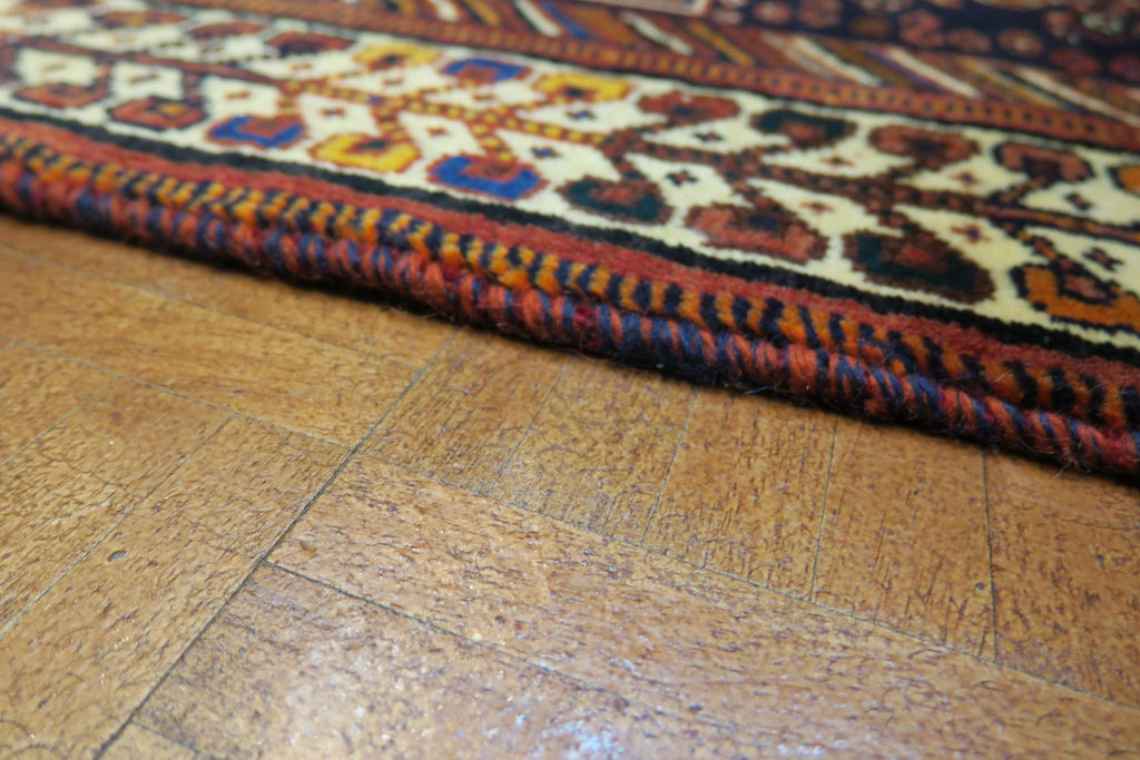 4' 5" x 7' 1" Persian Shiraz Rug image 3