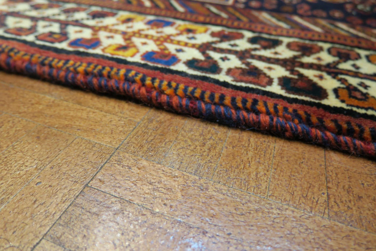4' 5" x 7' 1" Persian Shiraz Rug image 3