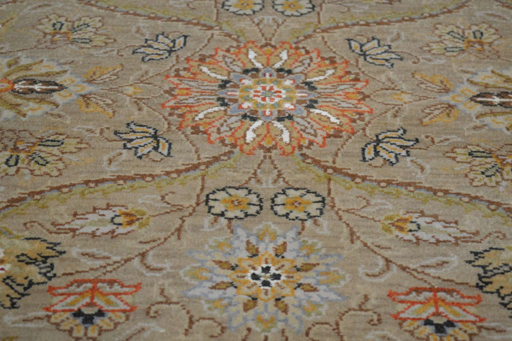 2' 6" x 3' 8" India Agra Rug image 8
