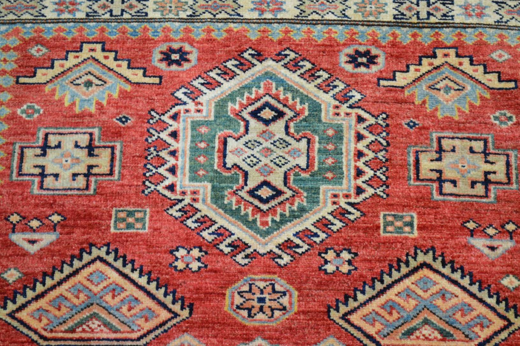 3' 4" x 4' 8" Pakistan Kazak Rug image 8