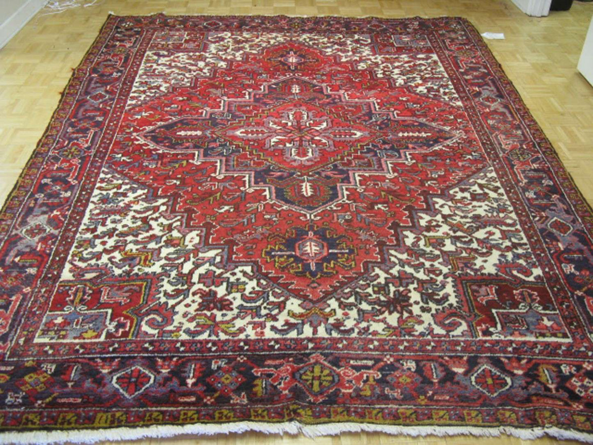 7' 9" x 10' 3" Persian Heriz Rug image 1