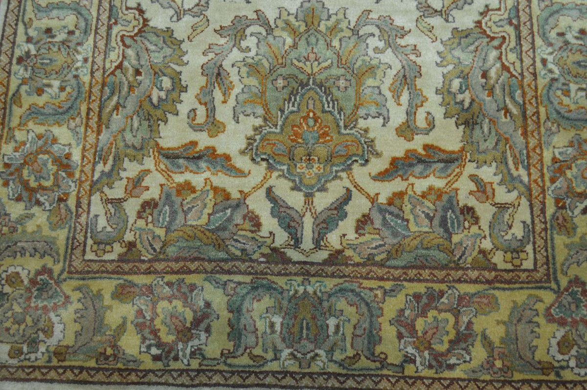 4' 0" x 6' 3" India Jaipur Rug image 10