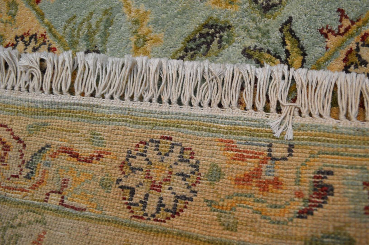8' 0" x 10' 0" India Sultanabad Rug image 12