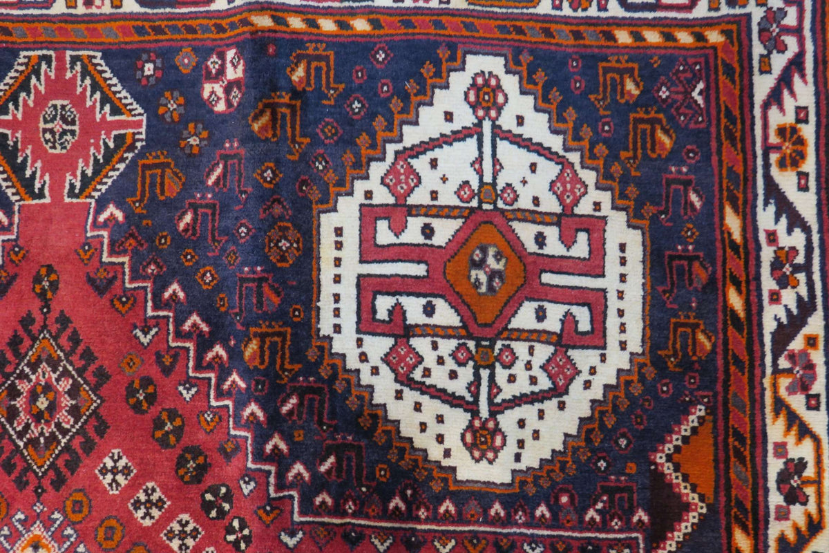 5' 4" x 8' 0" Persian Shiraz Rug image 9