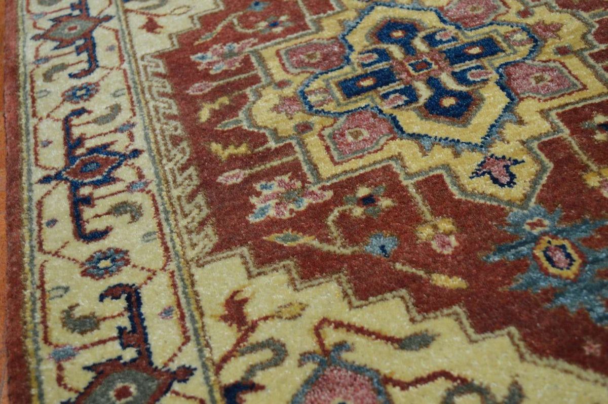 2' 0" x 3' 0" India Serapi Rug image 11