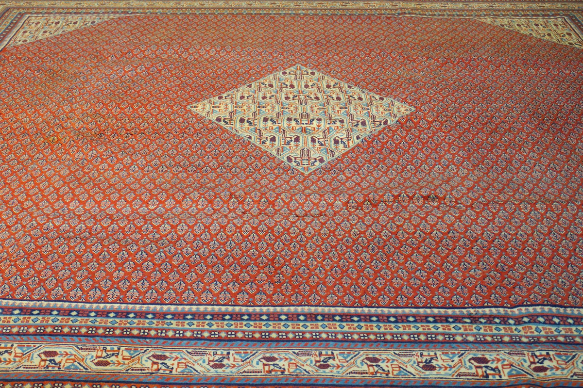 9' 7" x 11' 1" Persian Sarouk Rug image 2